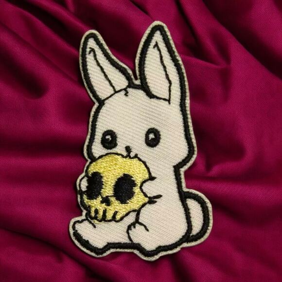 Iron On Patch White Bunny Skull Goth Cartoon Clothing Decal Embroidery - Picture 1 of 2